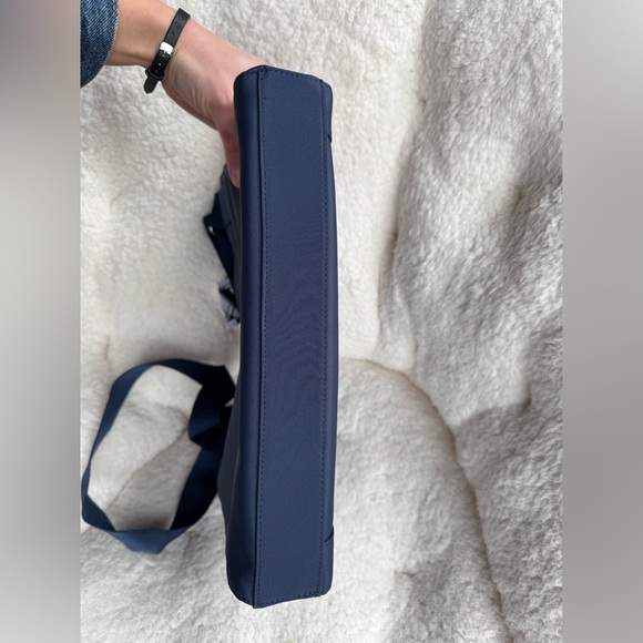 Maxx New York Microfiber Compartment Zip Top Bag Crossbody Navy TG, new with tag - Picture 6 of 8